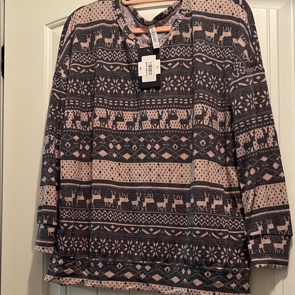 Dear Scarlett Weekender Women's Patterned Tunic Top - Picture 1 of 1